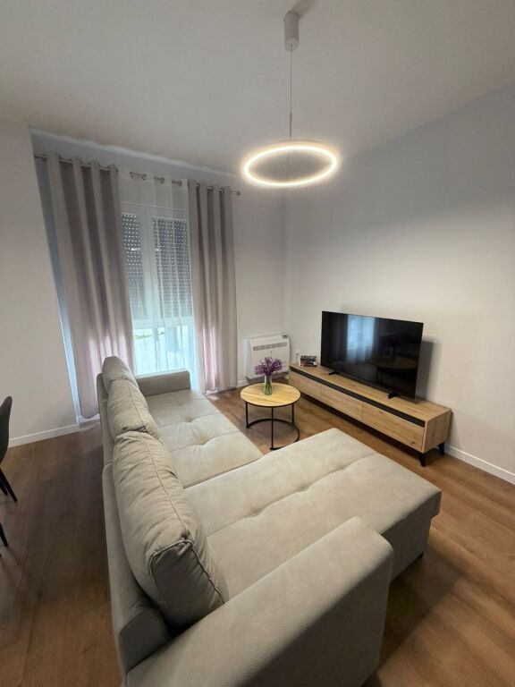 Affitto | Apartament 2 + 1 | Rruga 5 Maji | 600 €/mese