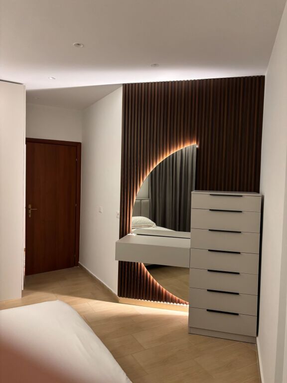 Qera | Apartament 1 + 1 | Liqeni i Thatë | 800 €/muaj
