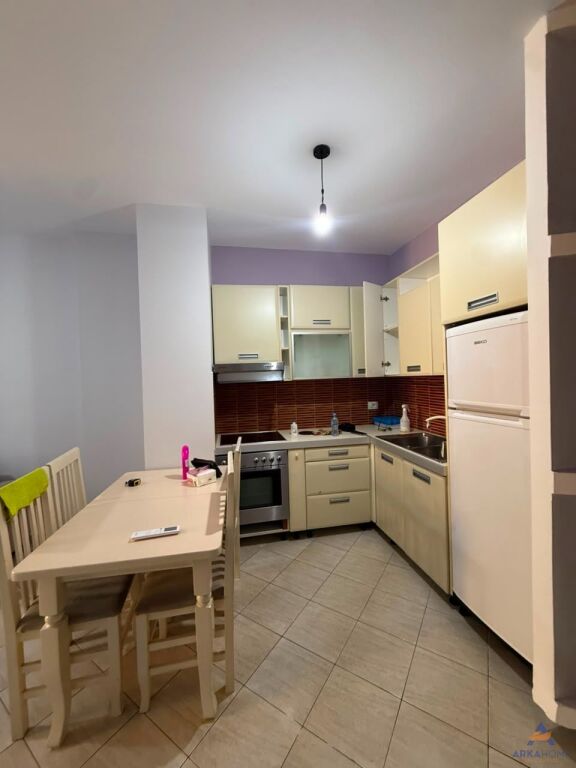 APPARTAMENTO 1+1+BALCONE IN AFFITTO "VICINO AL NUOVO MERCATO" 55.000 LEKE