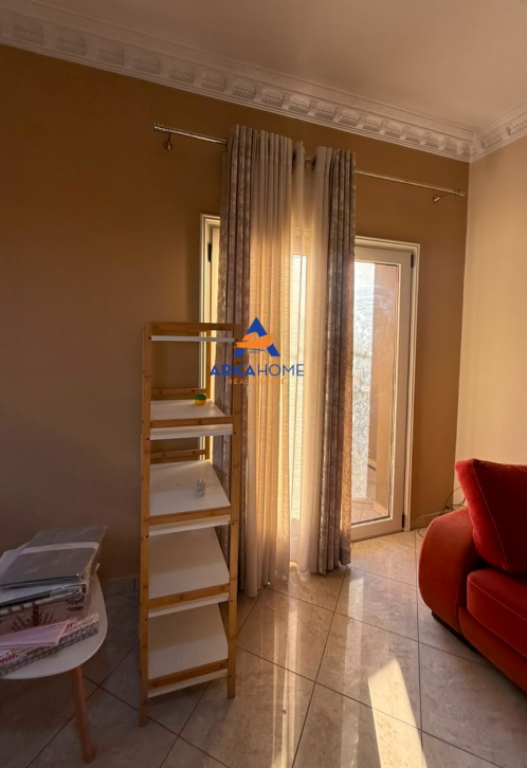 JEPET GARSONIERE ME QERA 45M2 "NE SELITE" 35.000 LEKE