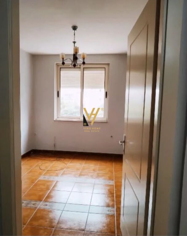 UFFICIO 50 M2 IN AFFITTO A 21 DHJETORI 550 EURO