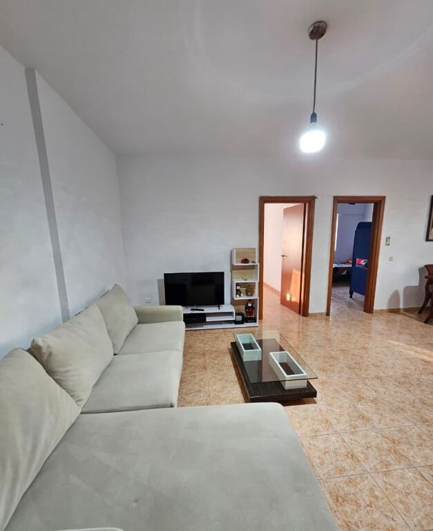 Jepet Me Qera Apartament 2+1+2 Ballkone