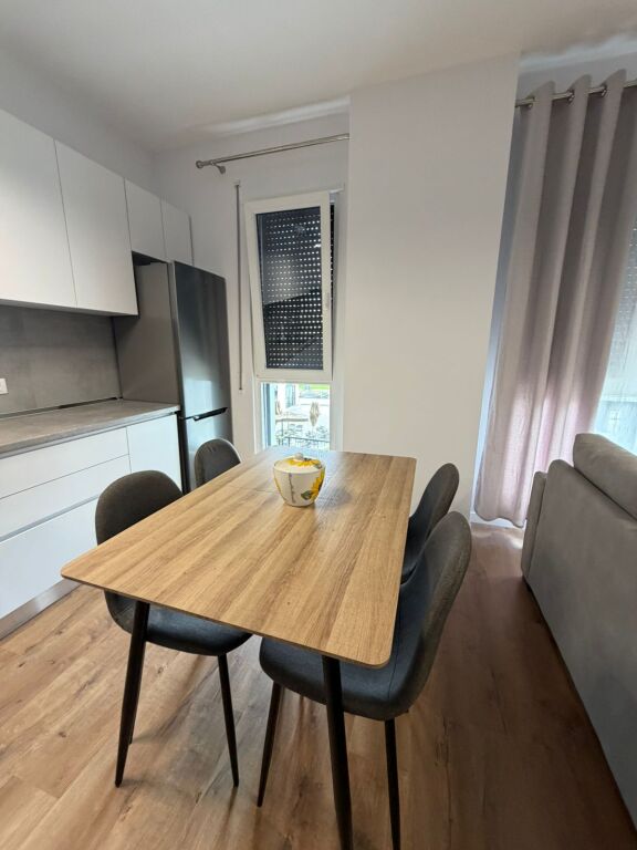 Affitto | Apartament 2 + 1 | Rruga 5 Maji | 600 €/mese