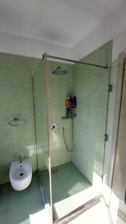 Jepet Me Qera Apartament 2+1+2 Tualete + 1 Ballkon