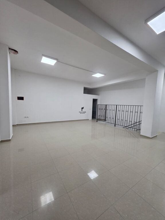 DYQAN ME QERA 220 M2 YZBERISHT 200.000 LEKE FH-85317