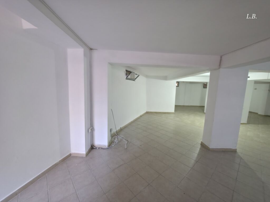 Shop for Rent near Mozaiku