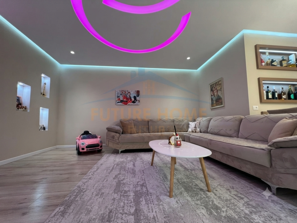 Shitet, Apartament 2+1, Unaza e Re, Tiranë