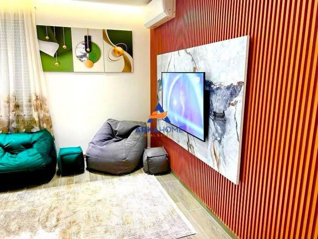 AFFITTASI APPARTAMENTO 3+1+BALCONE "RRUGA E DIBRES" 100.000 LEKE