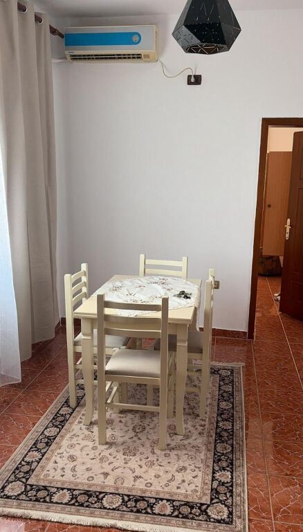 Affitto | Shtëpi private 2 + 1 | Rruga Jordan Misja | 450 €/mese