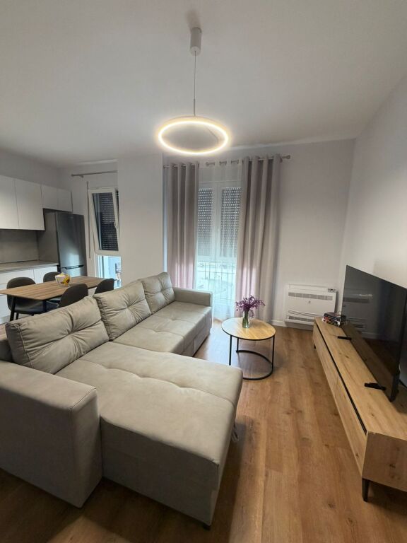 Affitto | Apartament 2 + 1 | Rruga 5 Maji | 600 €/mese