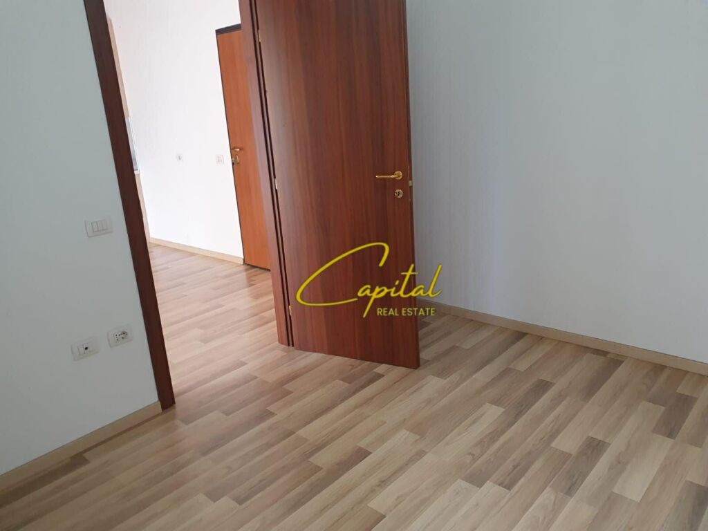 UFFICIO IN AFFITTO 50 M2 EX CAMPO DI AVIAZIONE 45.000 LEKE