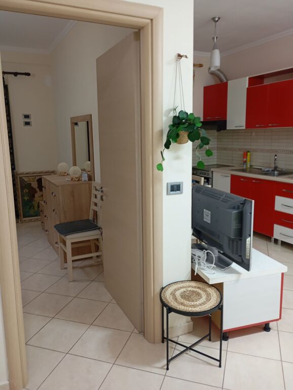 Jepet me qera apartament 1+1 kati 2  Fresk