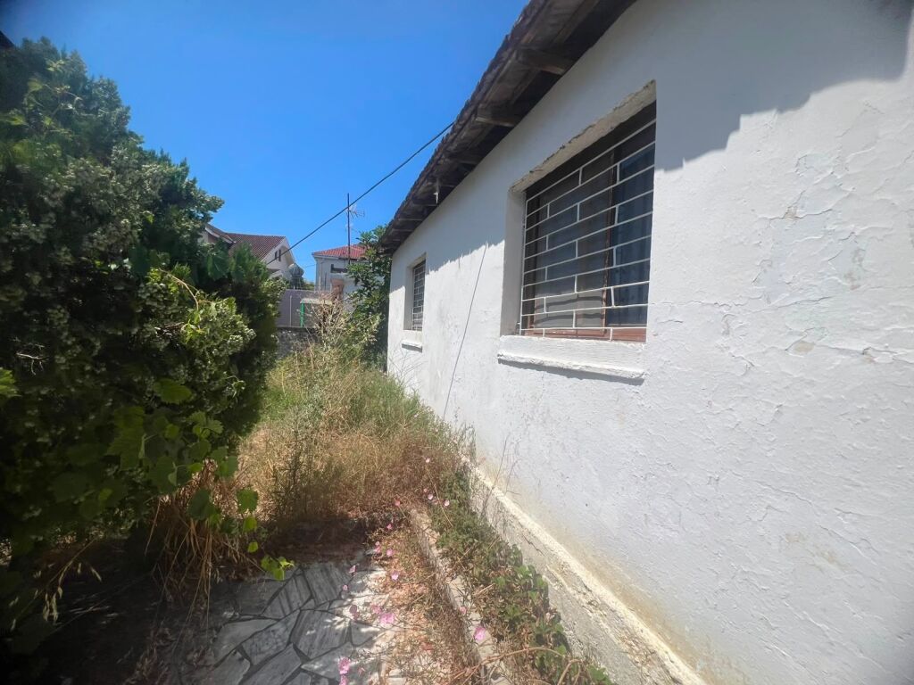 PRIVATE HOUSE FOR SALE 3+1 + 443 M2 LAND RRASHBULL 90000 EURO