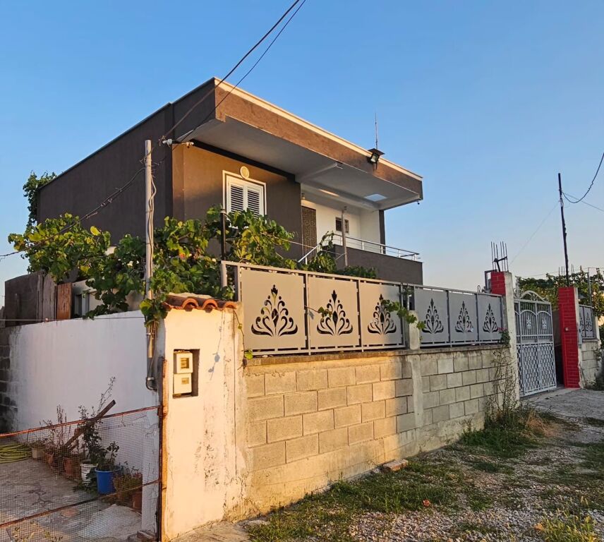 Villa in Vendita Rrashbull Durres