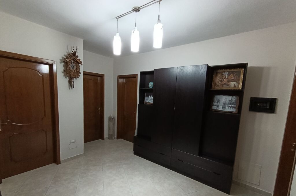Rent | Apartament 2 + 1 | Ministria e Jashtme | 1000 €/month