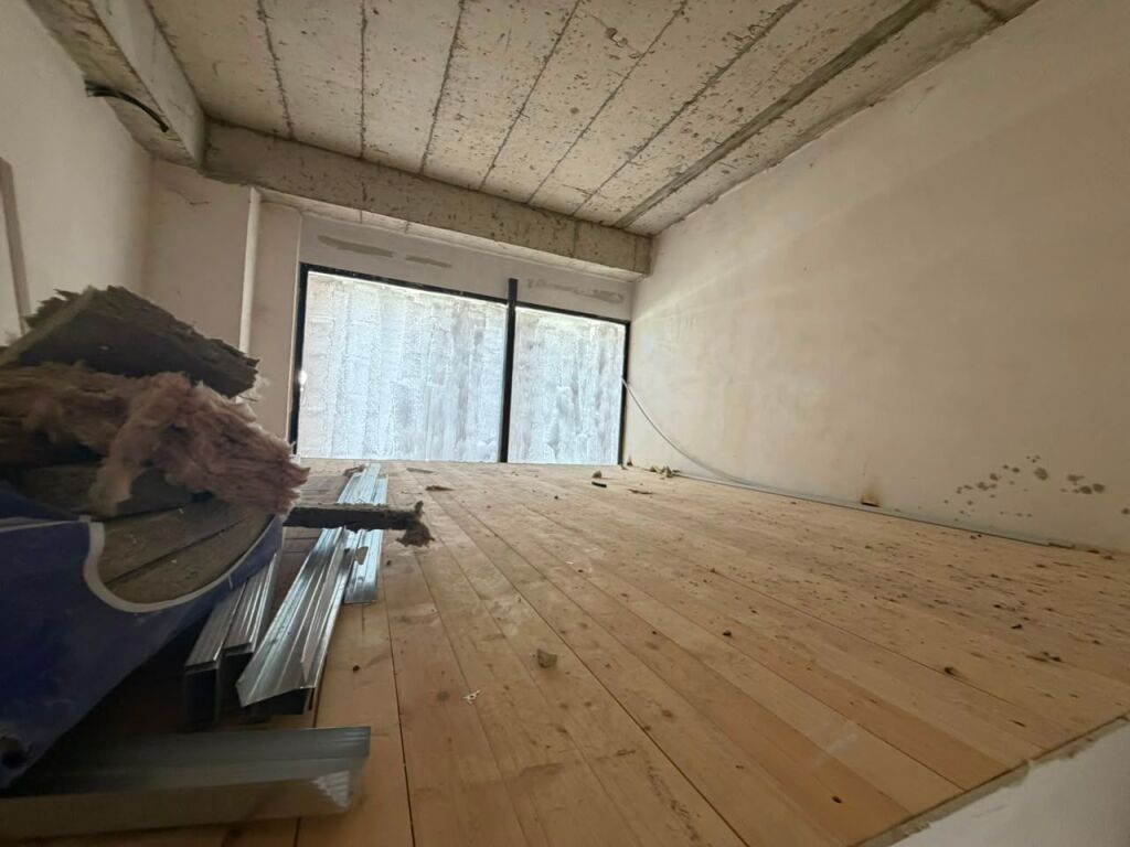 JEPET ME QERA AMBIENT BIZNESI DUPLEKS KOMPLEKSI URBAN GATE, ASTIR, TIRANE