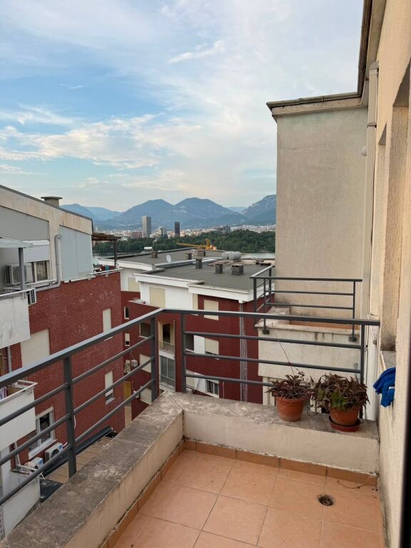 Jepet me qira apartament 2+1+2
