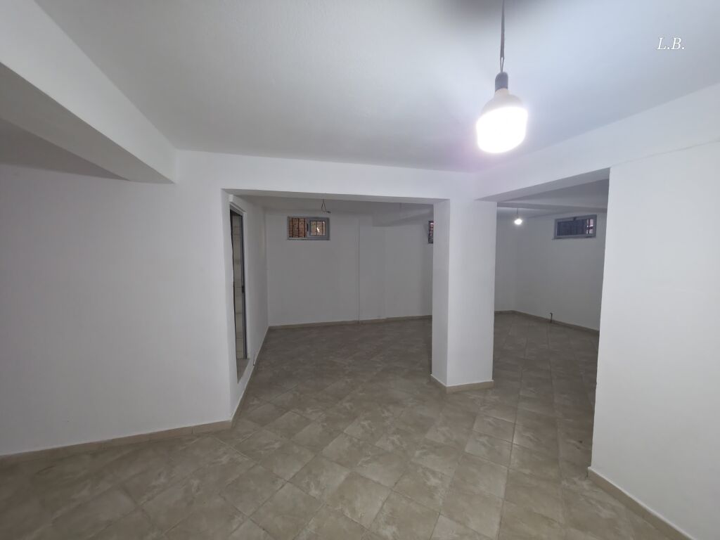 Shop for Rent near Mozaiku
