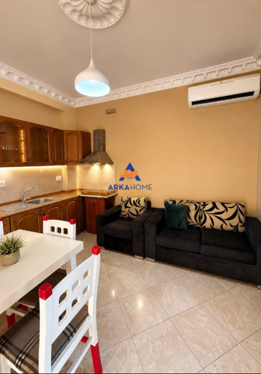 JEPET GARSONIERE ME QERA 45M2 "NE SELITE" 35.000 LEKE