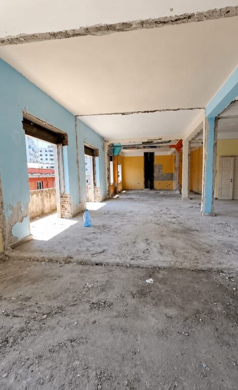 Shitet Apartament | Përballë Pallatit të Sportit &amp; Stacionit të Trenit, Durrës