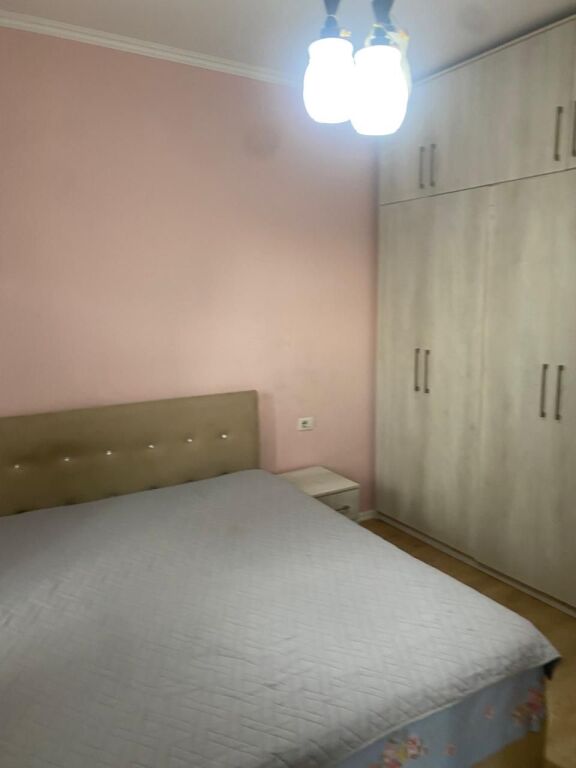 ap me qera Laprake 1+1 e mobiluar