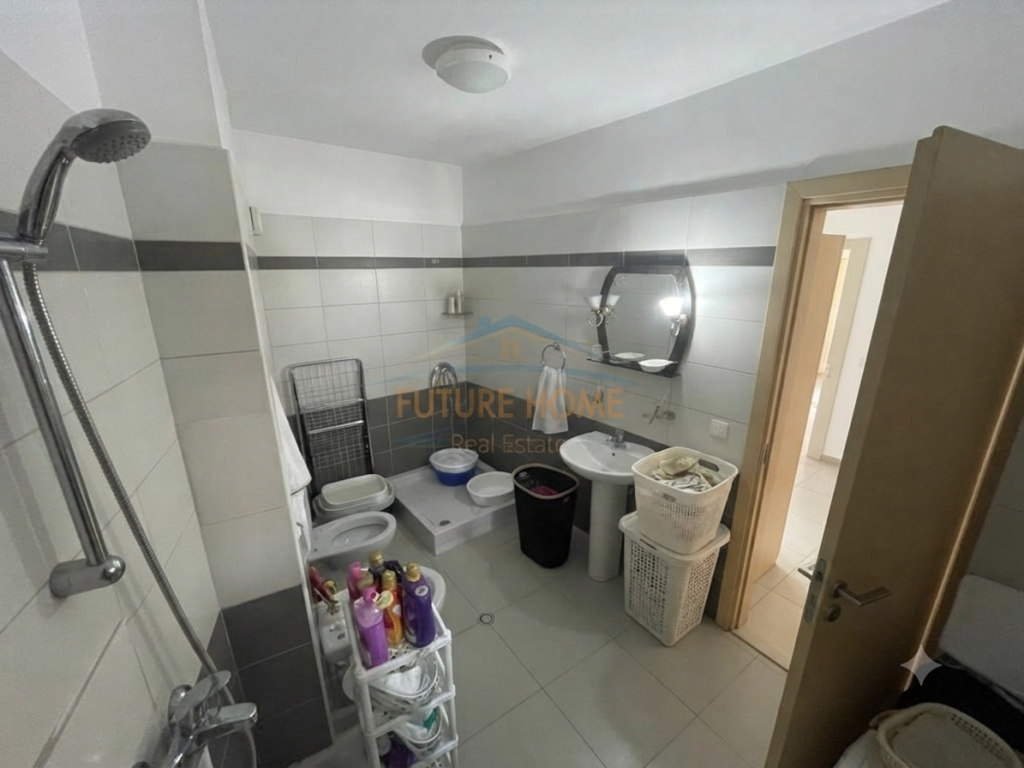In vendita, Appartamento 2+1, Ospedale Americano 3, Tirana.