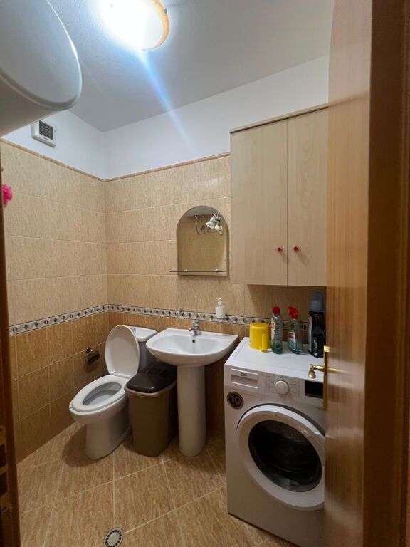 Affitto, Appartamento 2+1+2 Bagni “Pazari i Ri”, Tirana.