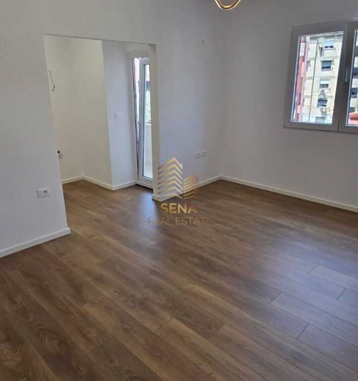 Shitet, Apartament 1+1, Rruga e Kavajes, 140,000 Euro