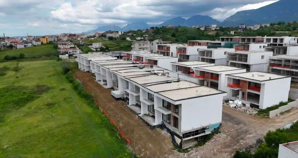 🌿Vile në shitje në Rezidencën SIAR | Pranë Liqenit të Farkës 🌿