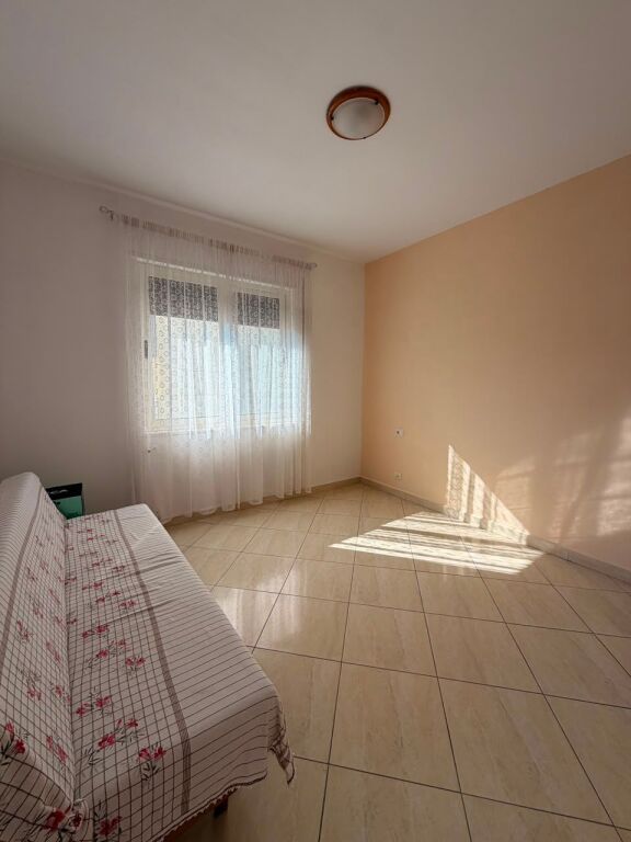 Per qira apartament 2+1+2 qender durres pet friendly