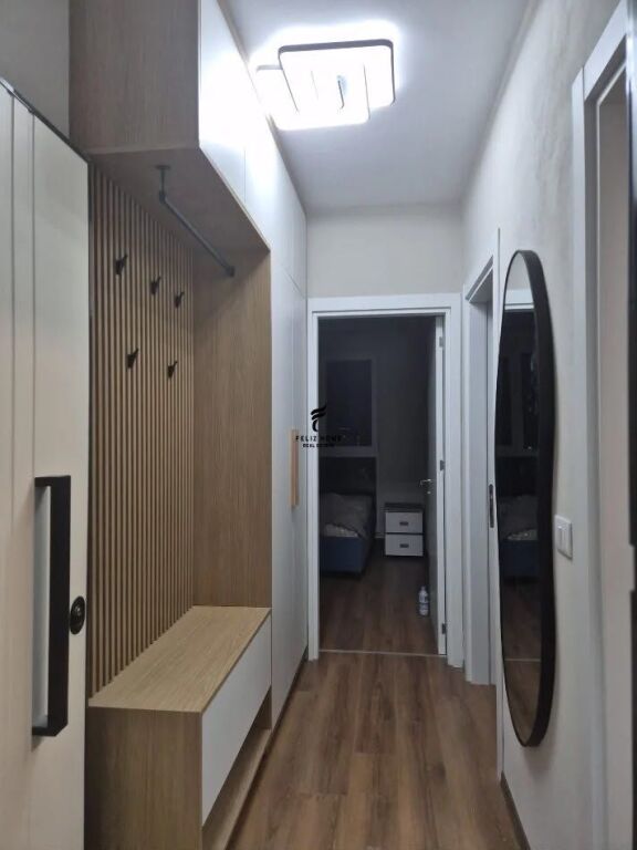 APARTAMENT ME QERA 1+1 RRUGA E DIBRES 55.000 LEKE FH-85444