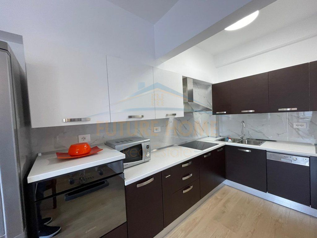 For rent Apartment 2+1+3 Balconies, Near Market, Durres