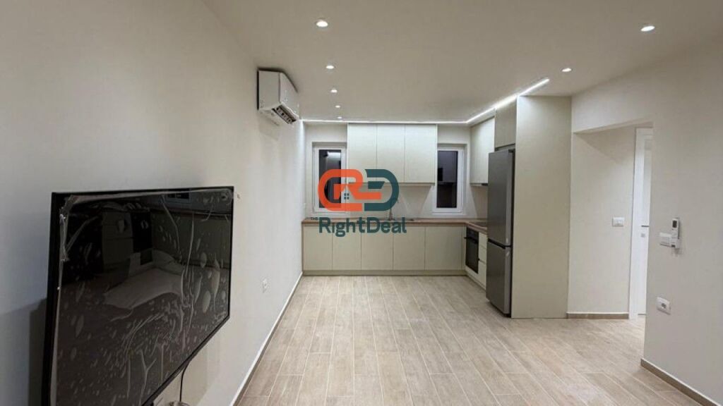 Ne Sarande, Prane Komisariatit Te Policise, Shitet Super Apartament 1+1 Me Lokacion Perfekt !!!