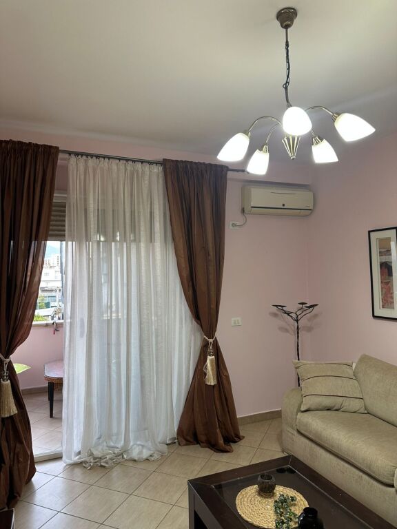 Appartamento 2+1+2 te Jata Market Astir 550€ I disk