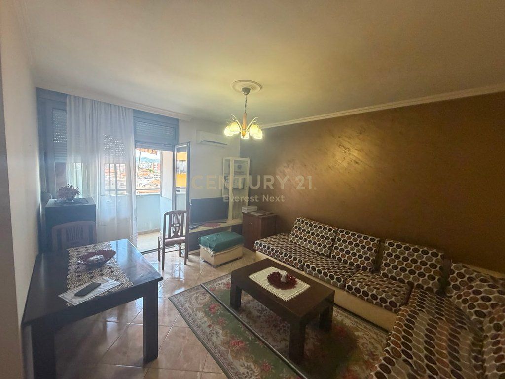 Apartament 2+1 per shitje te Rruga e Kavajes