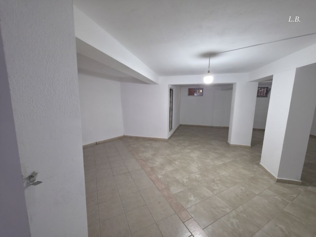 Shop for Rent near Mozaiku