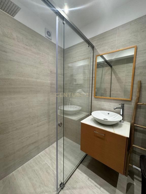 Apartament 2+1 per qira ne zonen e Bllokut