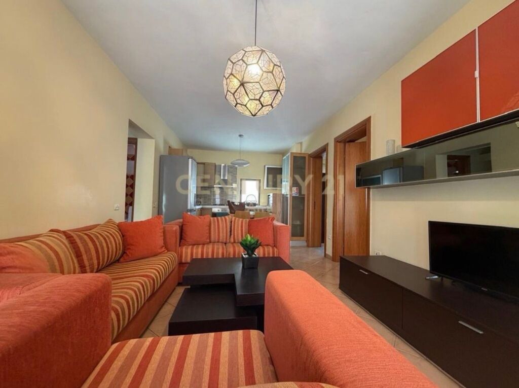 Jepet me qira apartament 2+1 tek Rruga e Kavajes!