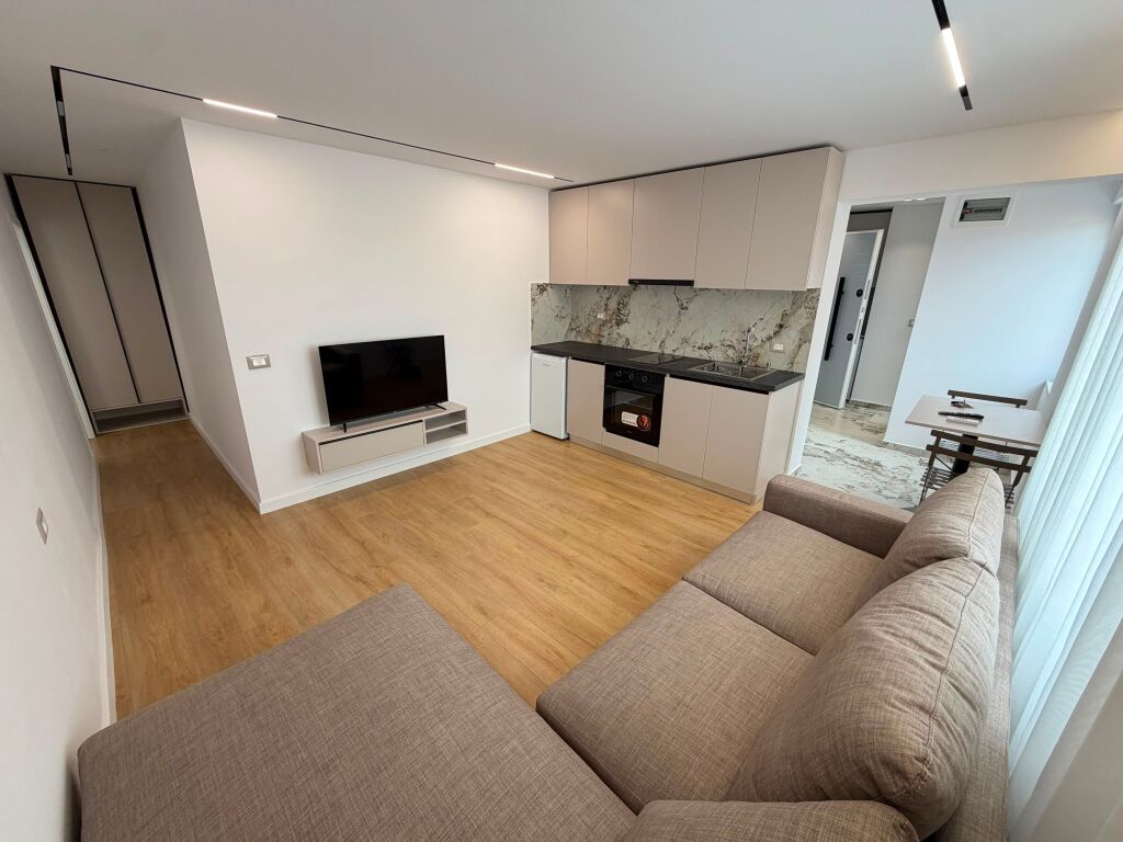 Shitet apartament 1+1 perballe SPAK