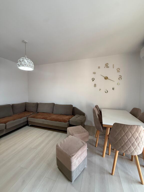 Affittasi Appartamento 2+1+1 con Balcone