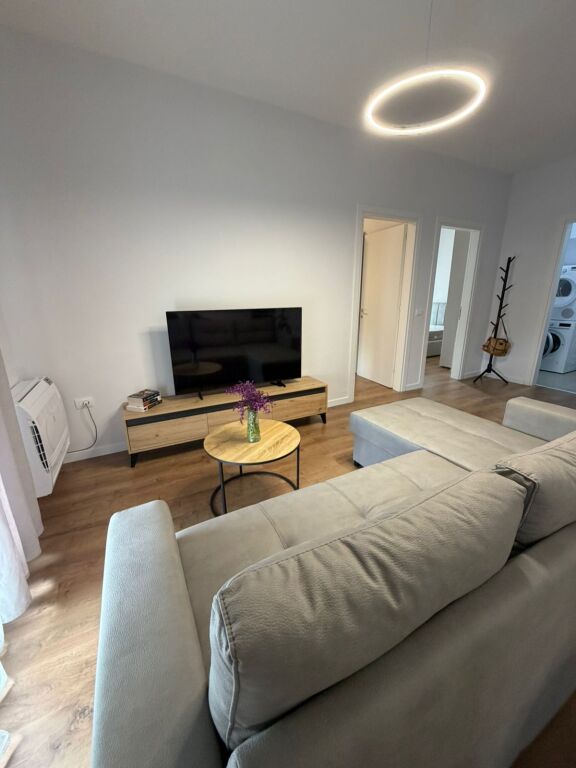 Affitto | Apartament 2 + 1 | Rruga 5 Maji | 600 €/mese
