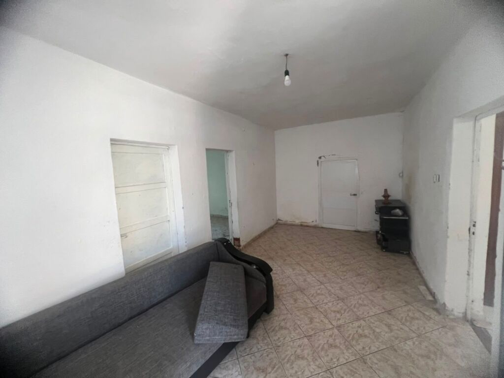 PRIVATE HOUSE FOR SALE 3+1 + 443 M2 LAND RRASHBULL 90000 EURO