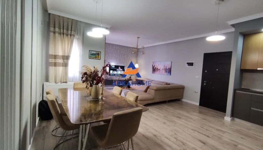 AFFITTASI APPARTAMENTO 2+1+BALCONE "GIARDINO BOTANICO" 620 EURO