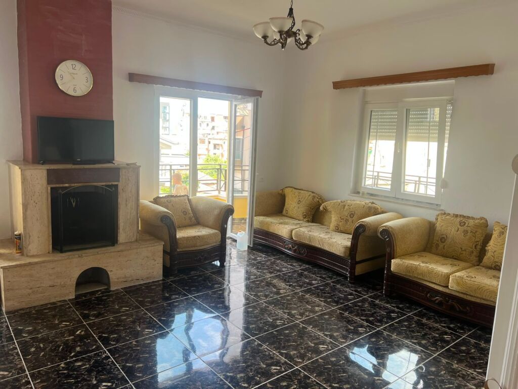 Rent | Shtëpi private 2 + 1 | Ali Demi | 600 €/month