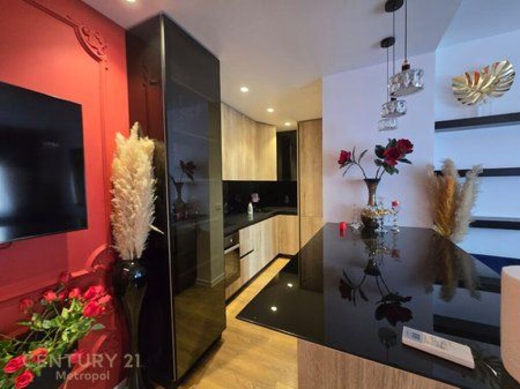 We rent a Modern 1+1 Apartment on Kosovarëve Street!