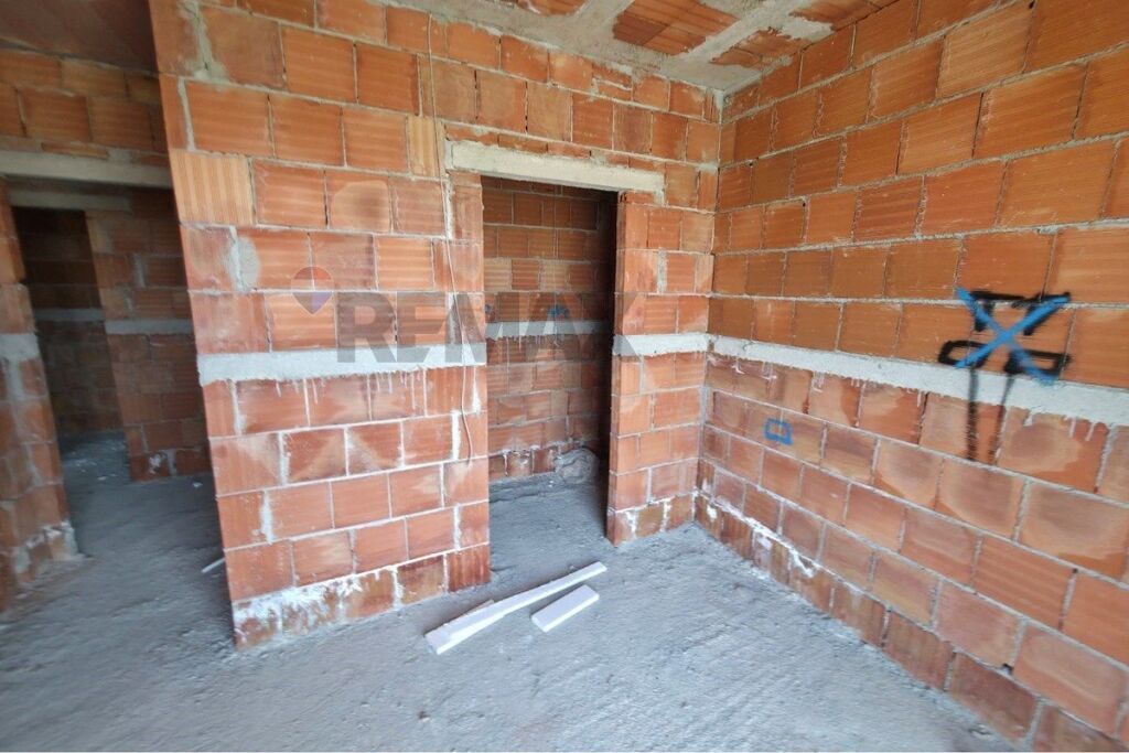 2+1 Apartment for Sale with Veranda &amp; Parking in Paskuqan | New Construction