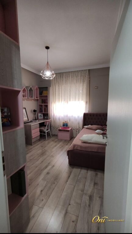 JEPET APARTAMENT ME QE QERA 2+1, KOPSHTI BOTANIK