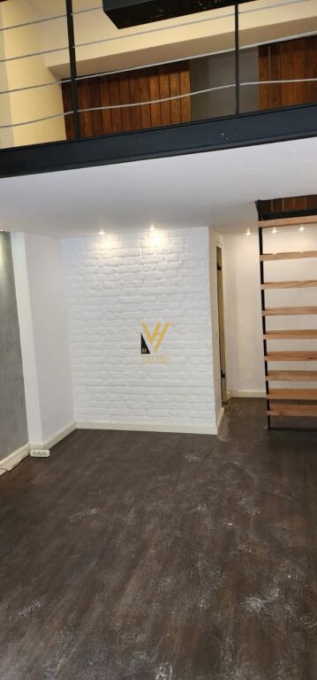 VENDESI DUPLEX 30 M2 IN AFFITTO IN VIA BARRIKADAVE 60.000 LEKE