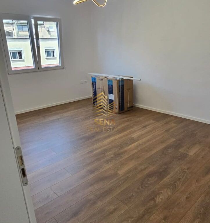 Shitet, Apartament 1+1, Rruga e Kavajes, 140,000 Euro