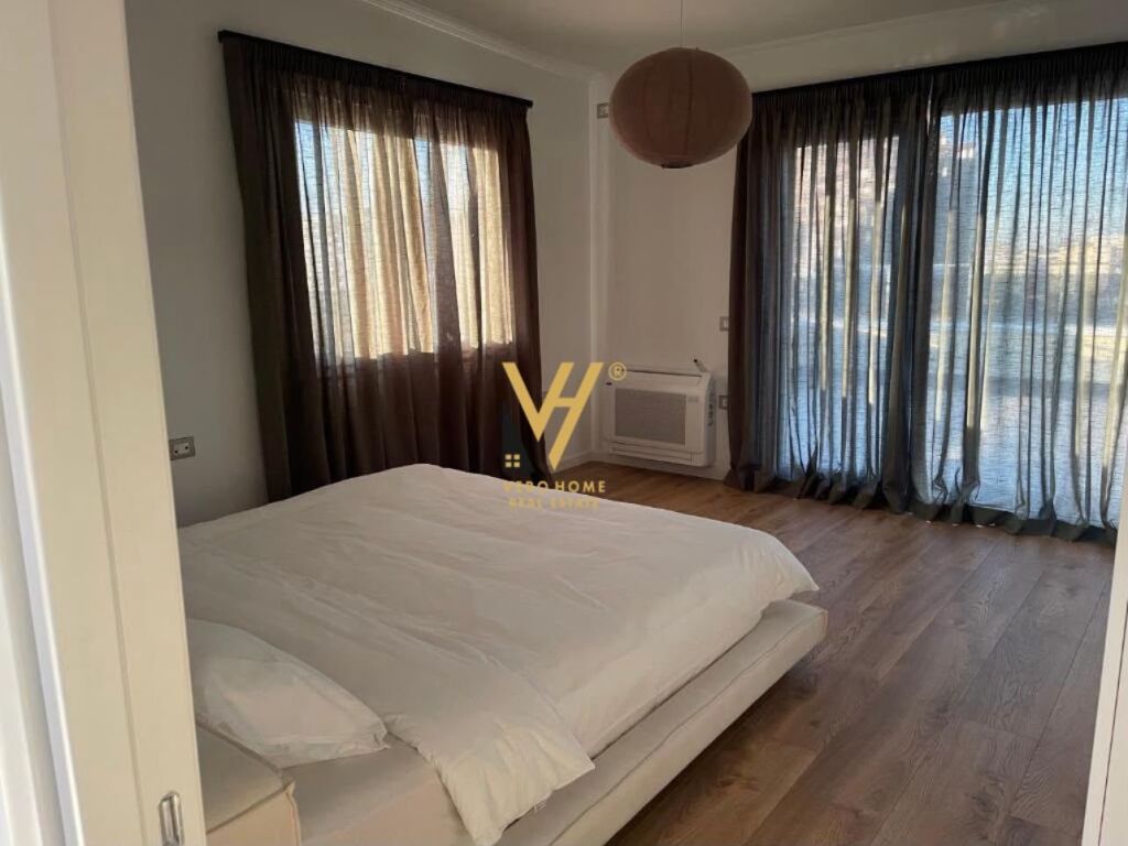 JEPET PENTHOUSE 2+1+VERANDE ME QERA NE BLLOK 1.400 EURO